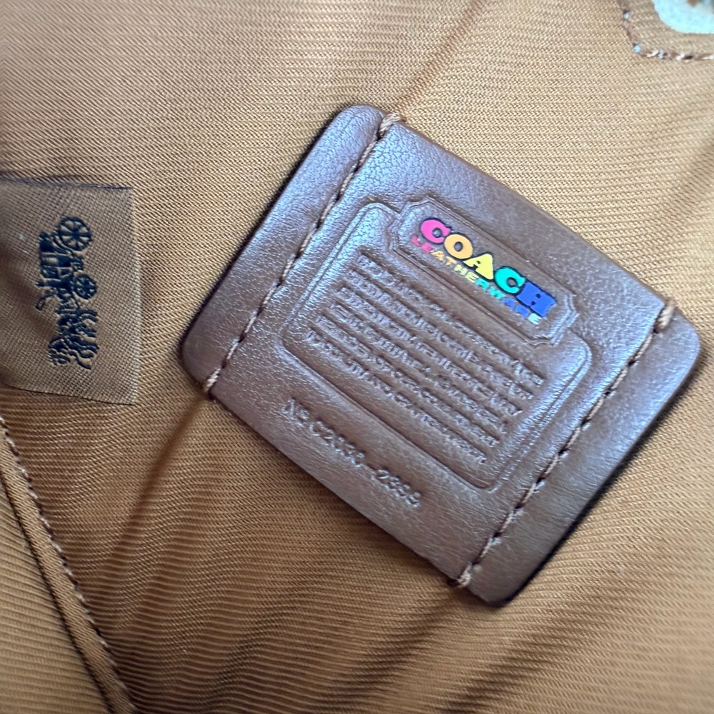 Coach Limited Edition Heart Coin Case in the  Rainbow Signature Canvas - Picture 8 of 8